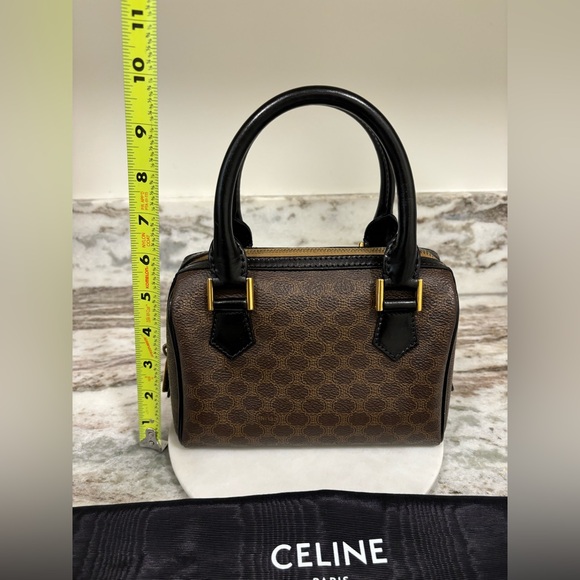 Celine mini bag. Comes with dust bag  still in amazing condition. - Picture 6 of 11